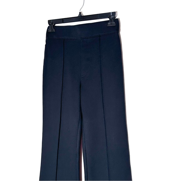 SPANX The Perfect Pant High Hi-Rise Flare Classic
Size Small - Picture 3 of 8